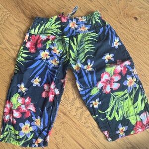 Tropical Floral Capri Pants - Bright Hibiscus Print